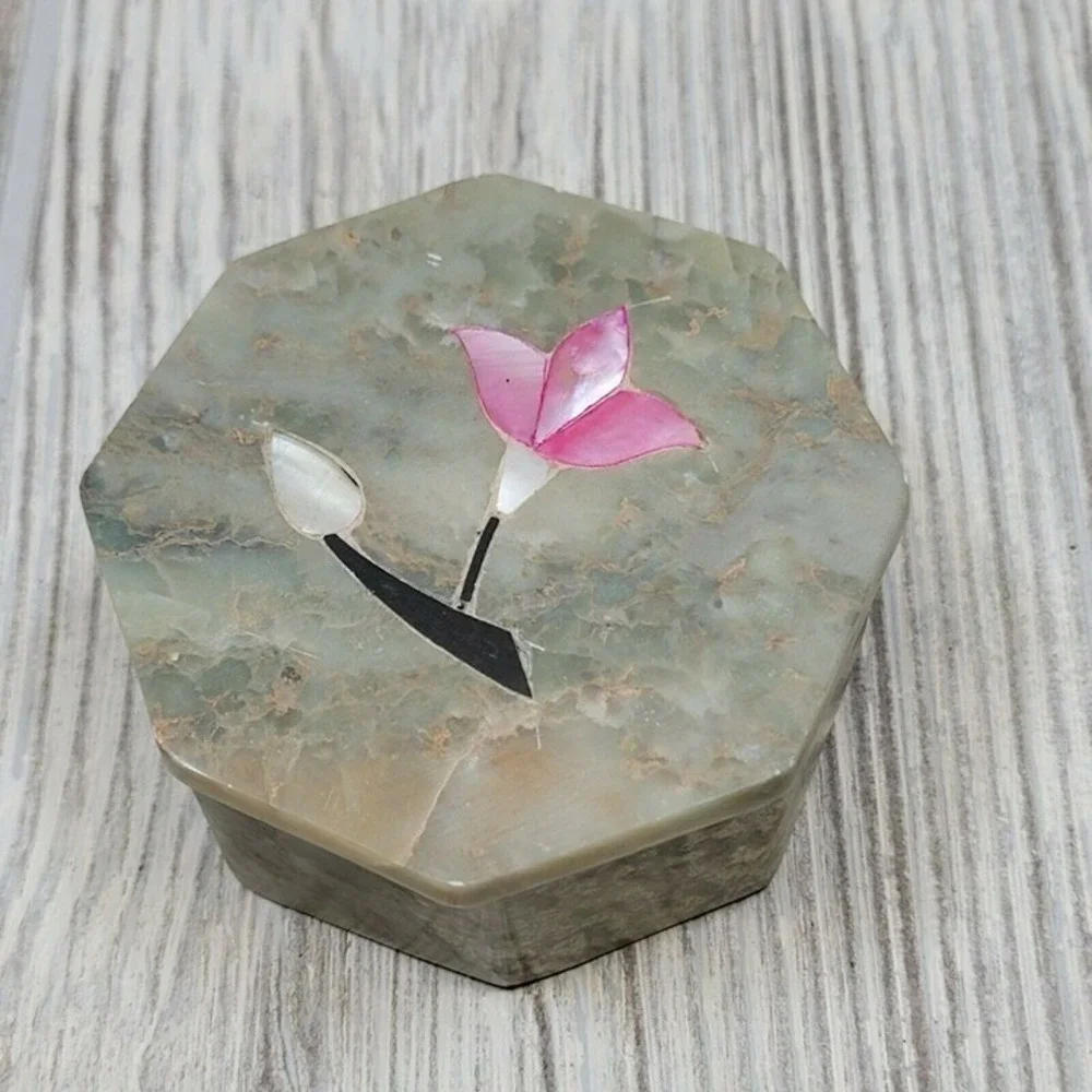 Unbranded Soapstone‎ Trinket Box Small Green Pink Floral Mother of Pearl Inlay